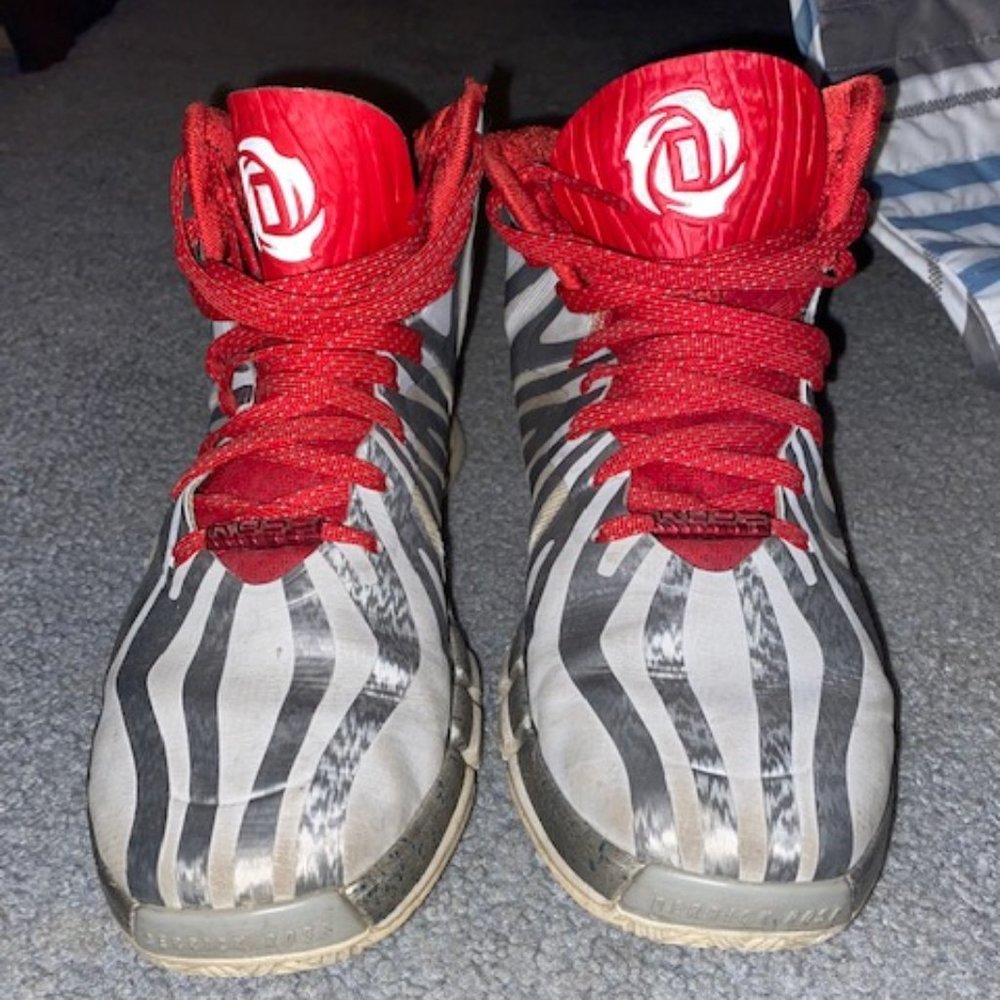 Derrick Rose's 4.5 - Picture 2 of 5